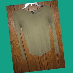 Army green long sleeve top!